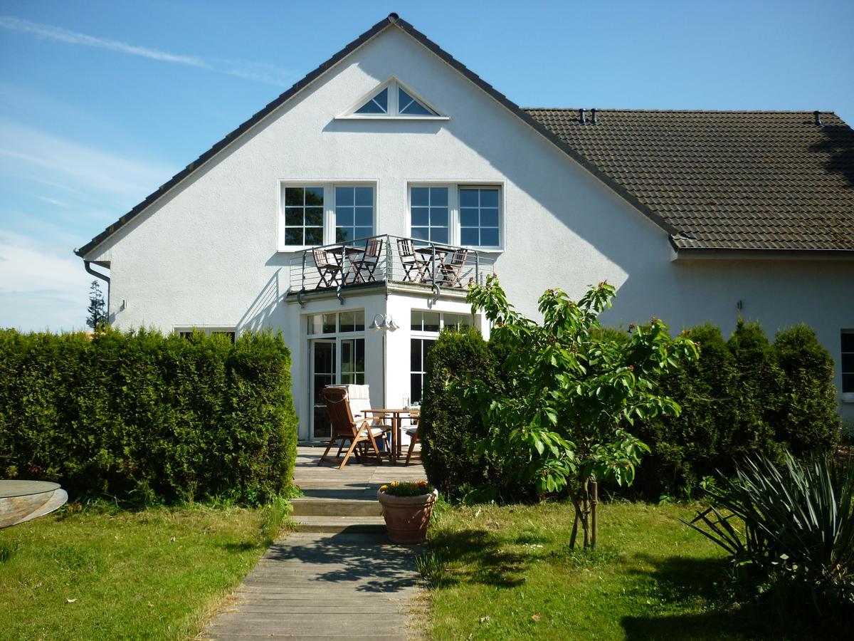 Pension Zum Leuchtturm Bastorf Exterior photo